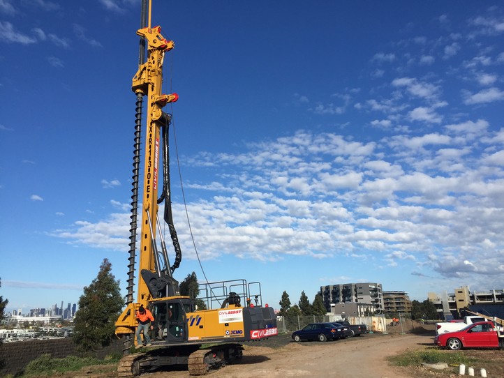 2017年7月徐工旋挖钻机在澳大利亚进行房建桩施工